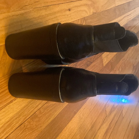 SHEIN Black Heeled Boots with Chunky Platform - Picture 4 of 7